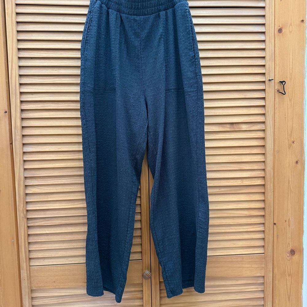 FP Beach flowy black pants size medium - Picture 4 of 8